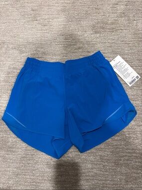 NWT Lululemon hottie hot HR short 4 inch inseam lined. Size 8 poolside blue.
